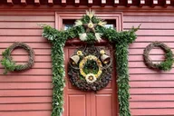 Williamsburg Christmas Decorations Walking Tour thumbnail 3