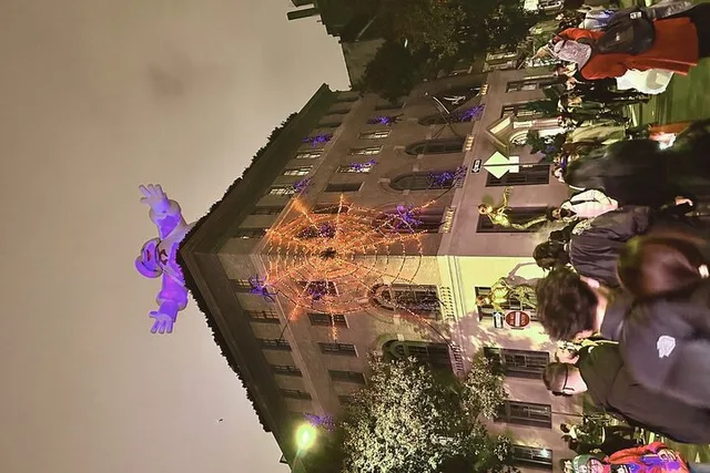 New York French Halloween Tour - Image 5