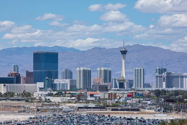 Las Vegas STRAT Observation Deck Tour - Image 3