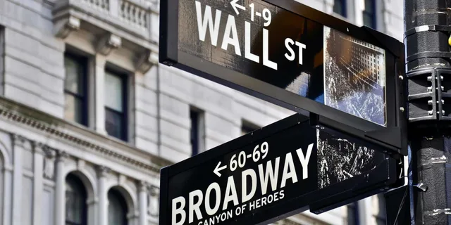 New York City Highlights Private Tour - Image 1