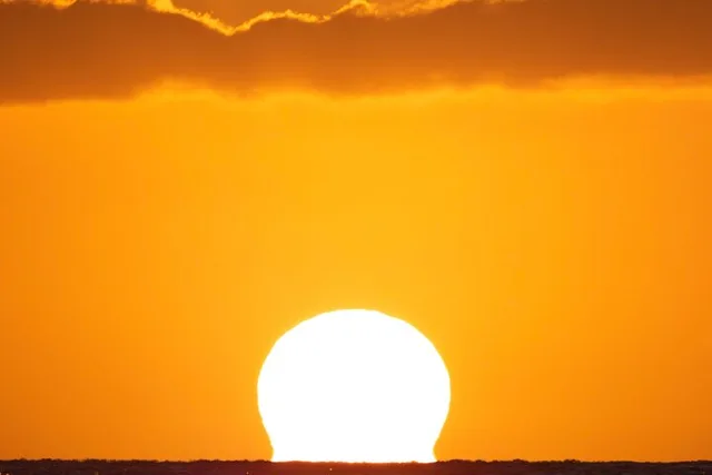Honolulu Sunset Cruise on Moana Catamaran - Image 4