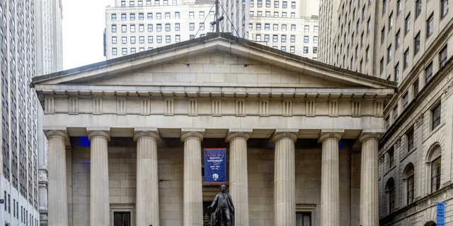 New York City Wall Street Walking Tour - Image 3