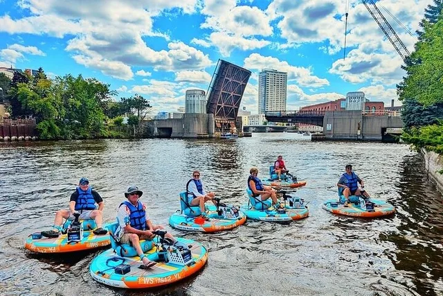 Milwaukee River Party Boat Rentals - Image 5