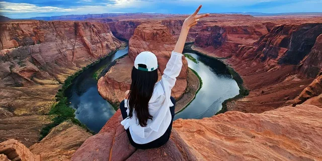Las Vegas Grand Canyon Stargazing and Sunrise Tour - Image 2