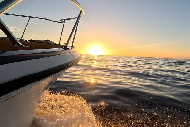 Waikiki Sunset Cruise - Image 2