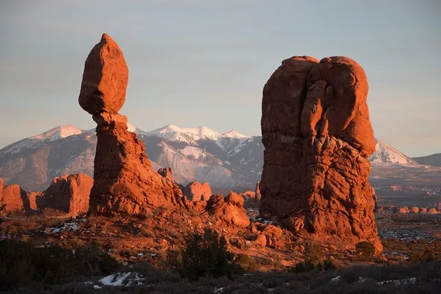 Arches National Park Guided Hike - Image 1