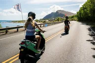 Honolulu Moped Rental for the Day thumbnail 3