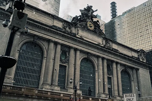 New York City Private Highlights Tour by Car - Image 4