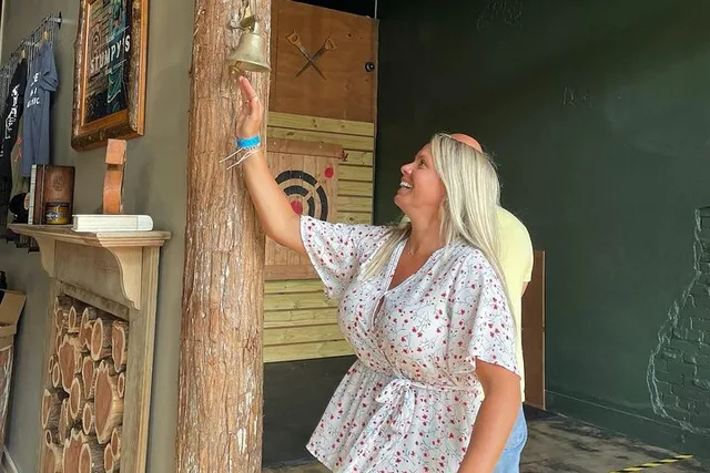 Jacksonville Axe Throwing Experience - Image 3