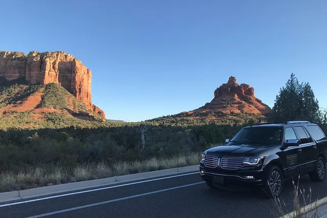 Sedona Private SUV Tour with Local Guide - Image 1