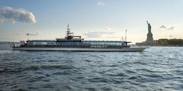 New York City Bateaux Brunch Cruise - Image 1