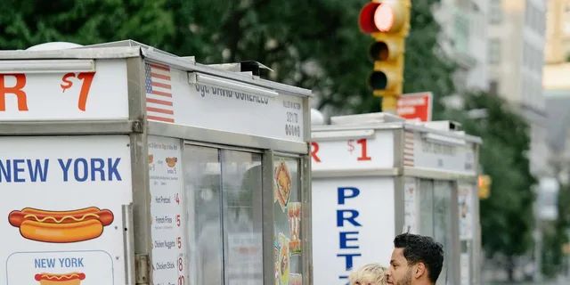 New York Food Tour with 6 Tastings - Image 6