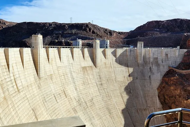 Hoover Dam Power Plant and Railroad Museum Tour - Image 1
