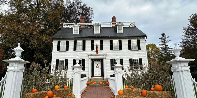 Salem Hocus Pocus Movie Locations Walking Tour - Image 2