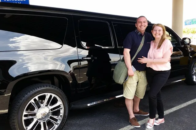 Las Vegas Hotel to Airport Limousine Transfer - Image 4