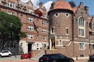 Cambridge Walking Tour of Harvard University in French 2 hr thumbnail 1