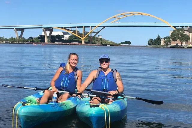 Milwaukee Cheese Curd Kayak Tour - Image 5