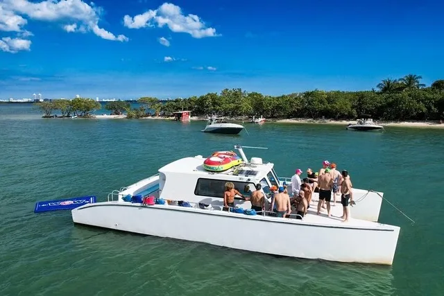 Miami Boat Rental with Jet Ski and Drinks - Image 1