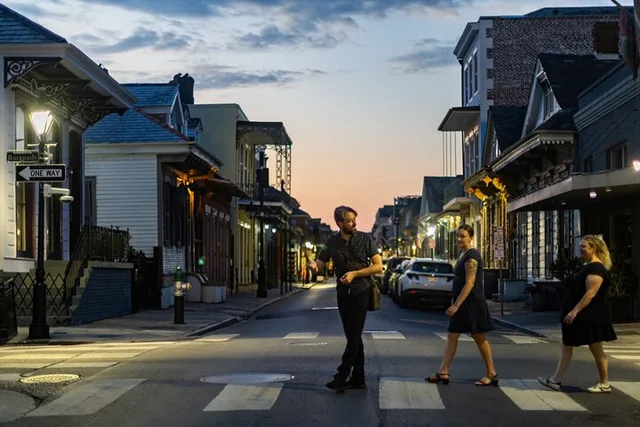 New Orleans French Quarter Haunted Pub Crawl 2 hr - Image 2