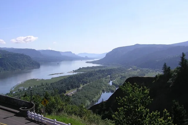 Multnomah Falls Trolley Tour Day Pass - Image 5