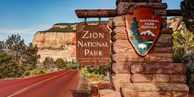 Las Vegas Zion & Bryce Canyon Tour with Antelope Canyon - Image 1