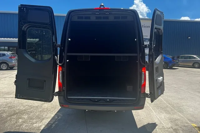 New Orleans Airport Transfer - Image 3