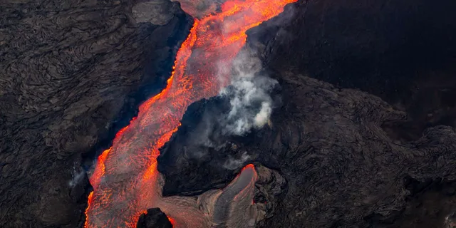 Hilo Volcanoes National Park Helicopter Tour - Image 3