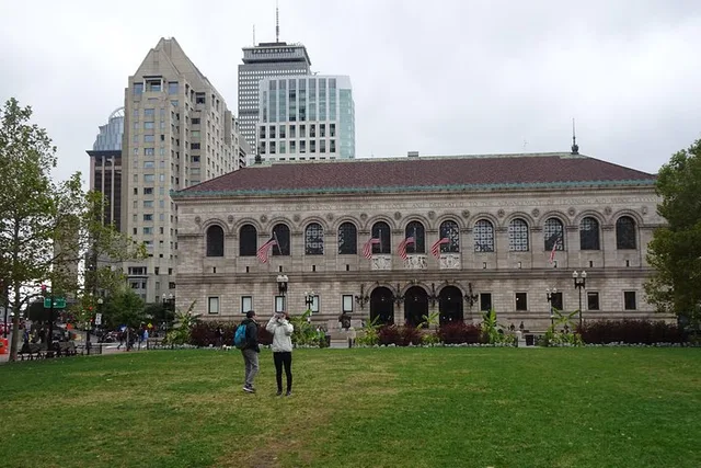 Boston Back Bay Walking Tour & Scavenger Hunt - Image 4