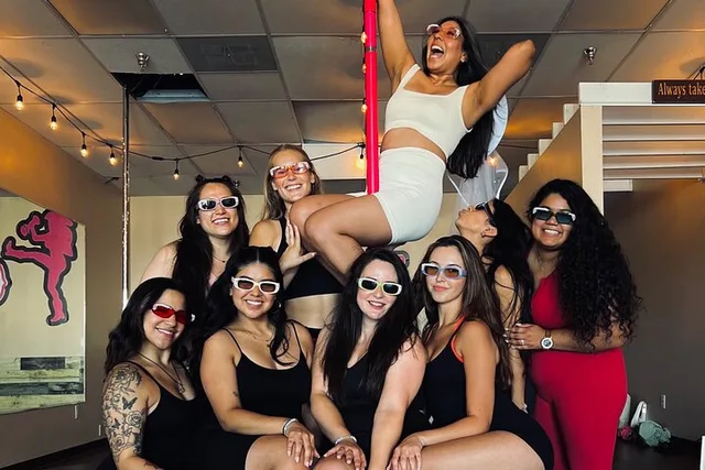 Nashville Pole Dance Class Workshop - Image 1