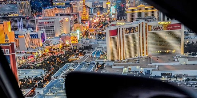 Las Vegas Helicopter Night Flight - Image 4