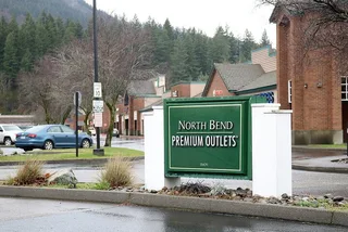 Seattle Shopping Tour to North Bend Outlets