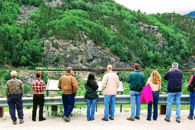 Skagway White Pass Summit and City Tour - Image 4