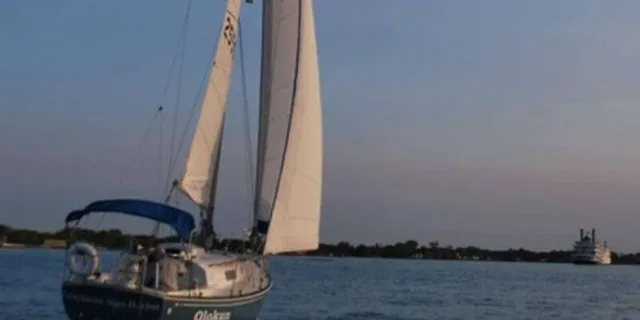 Detroit Sailing Tour on the Detroit River - Image 1