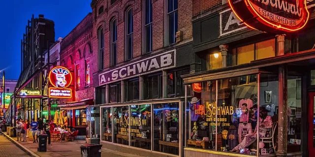 Memphis Ghost Tour of Mobsters, Mayhem, and Murder - Image 1