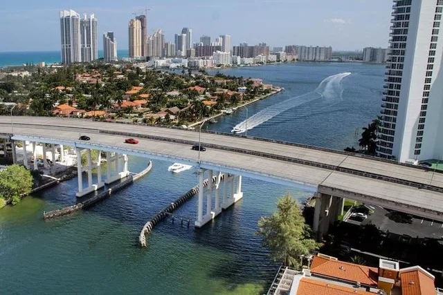 Miami Biscayne Bay Boat Tour with Transportation - Image 6