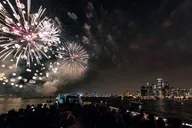 Chicago Fireworks 3D Cruise thumbnail 4