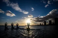 Honolulu Floating Yoga at Sunset 75 min thumbnail 3