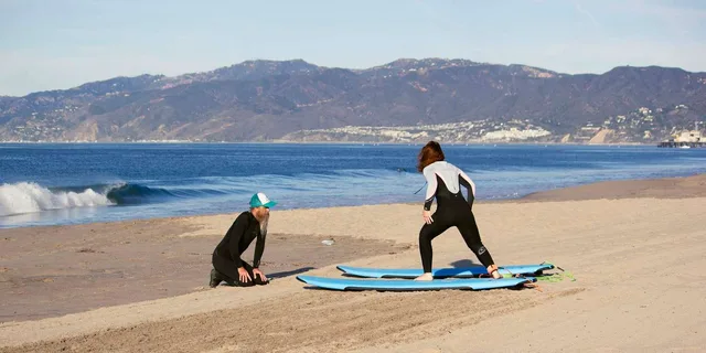 Los Angeles Surfing Lesson with Equipment Rental - Image 3