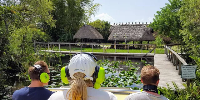 Miami Everglades Tour with Boat Trips and Lunch - Image 2