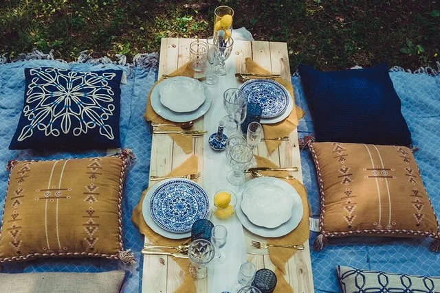 Philadelphia Outdoor Picnic Experience - Image 3