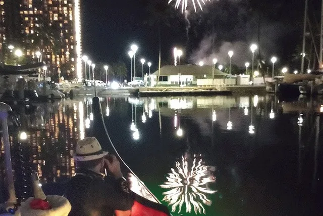 Waikiki Gondola Cruise with Fireworks - Image 6