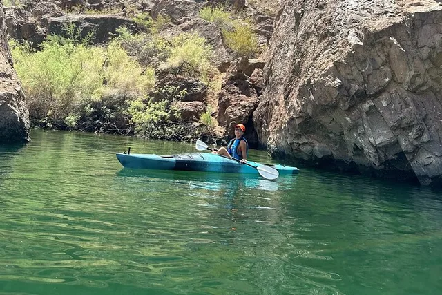 Willow Beach Kayak Tour to Emerald Cave - Image 2