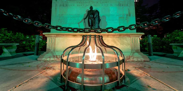 Philadelphia Ghosts and Booze Haunted Pub Crawl 2 hr - Image 6