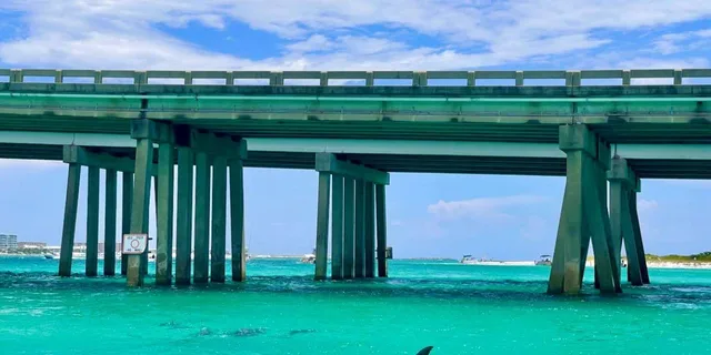Destin Pontoon Boat Rental 8 hr - Image 2