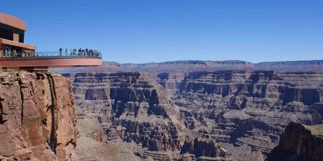Las Vegas Grand Canyon and Hoover Dam Small Group Tour - Image 5