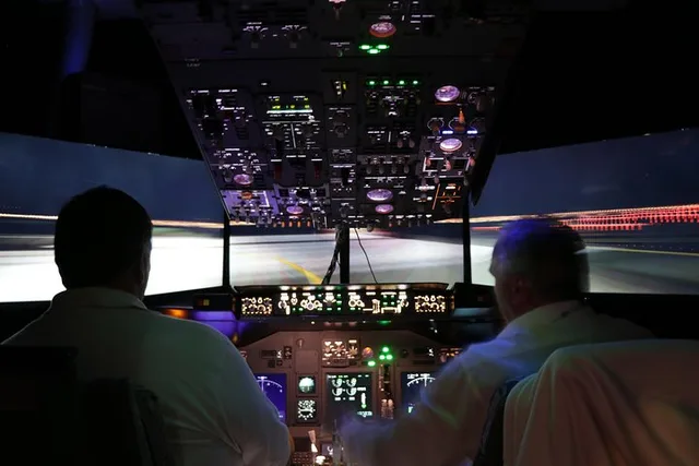 Boeing 737 Flight Simulator Experience - Image 3