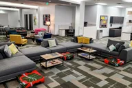 Miami Luggage Storage at The HUB thumbnail 1