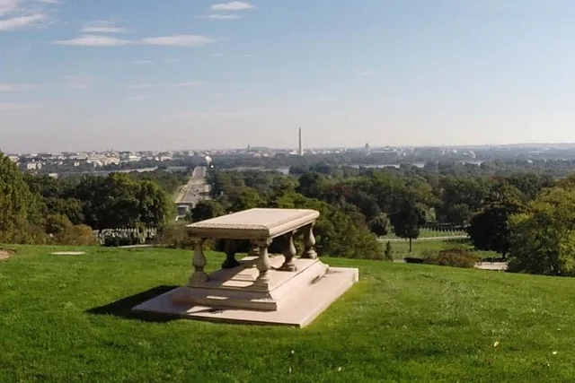 Arlington National Cemetery Walking Tour - Image 5
