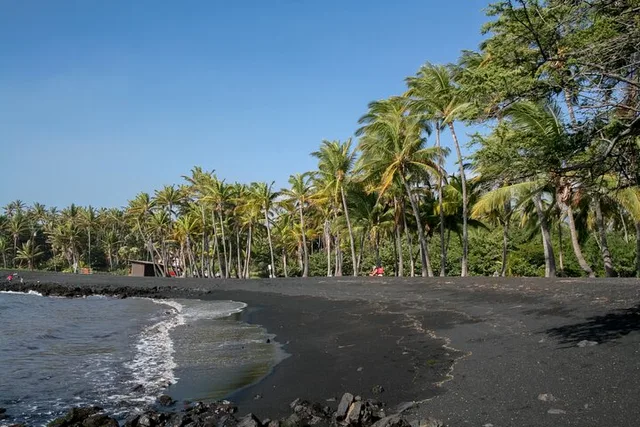Hawaii Volcanoes National Park Tour from Big Island - Image 4