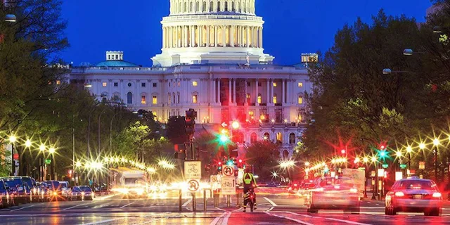 Washington DC Night Tour of Iconic Landmarks - Image 4